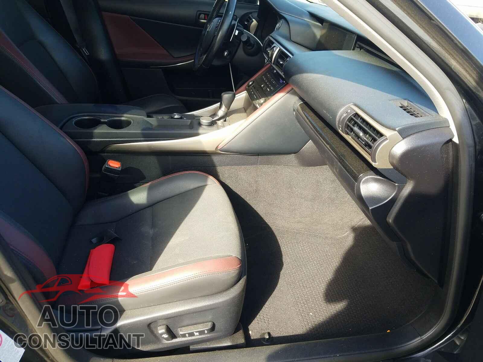 LEXUS IS 2017 - JTHBA1D27H5054562