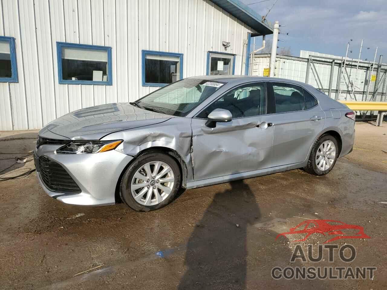 TOYOTA CAMRY 2018 - 4T1B11HK0JU521498