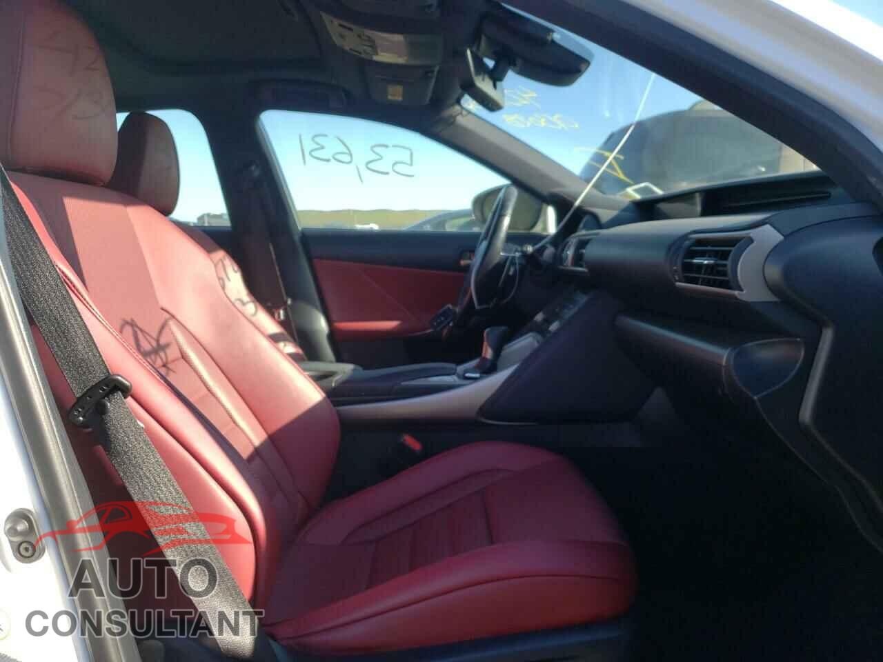 LEXUS IS 2017 - JTHCE1D21H5013028