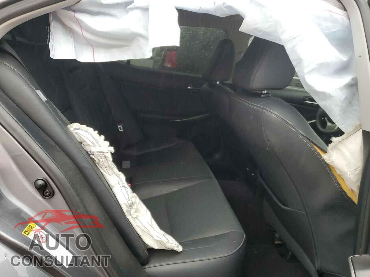 LEXUS IS 2014 - JTHBE1D29E5001040