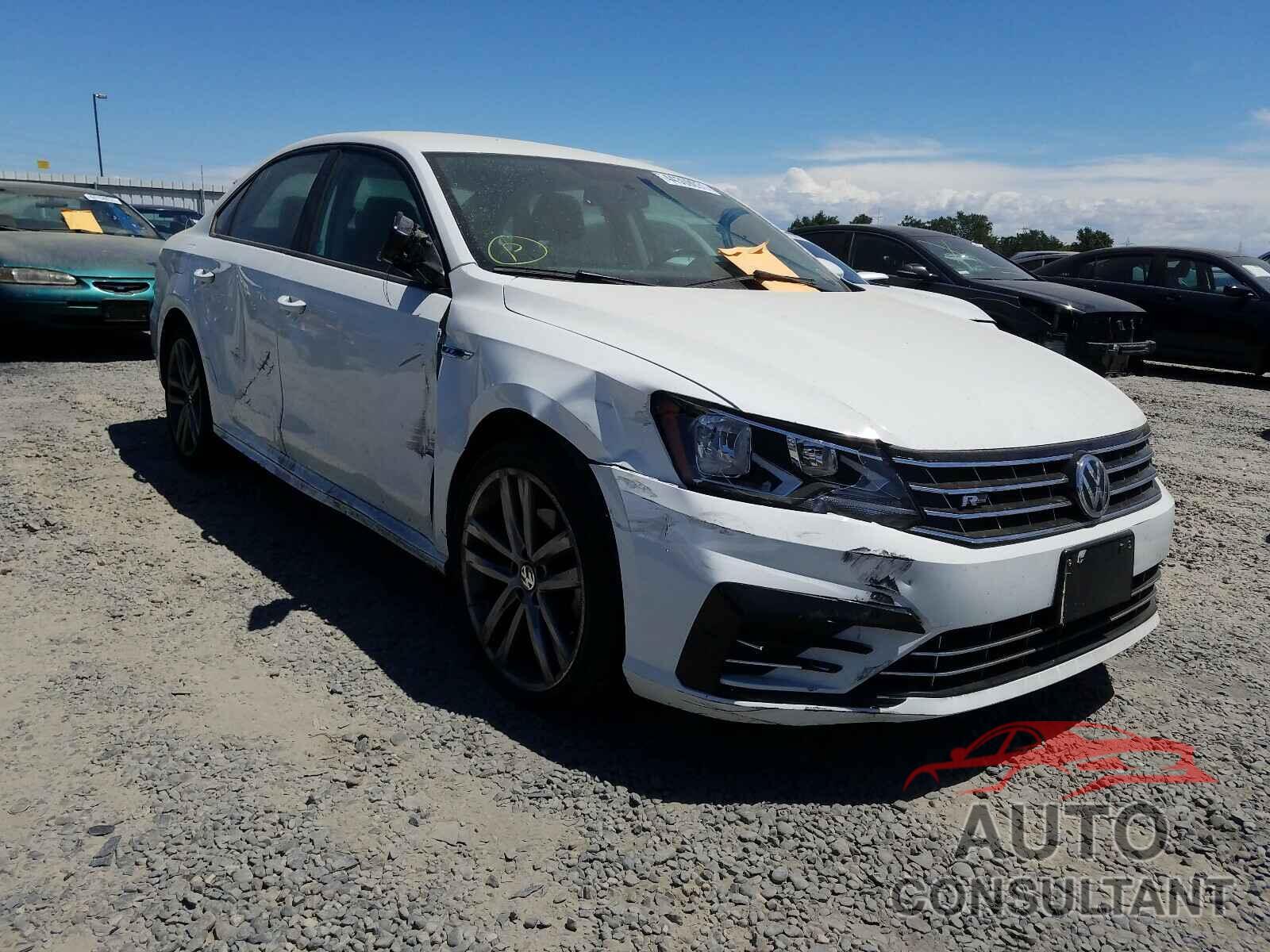 VOLKSWAGEN PASSAT 2018 - 1VWAA7A39JC030811