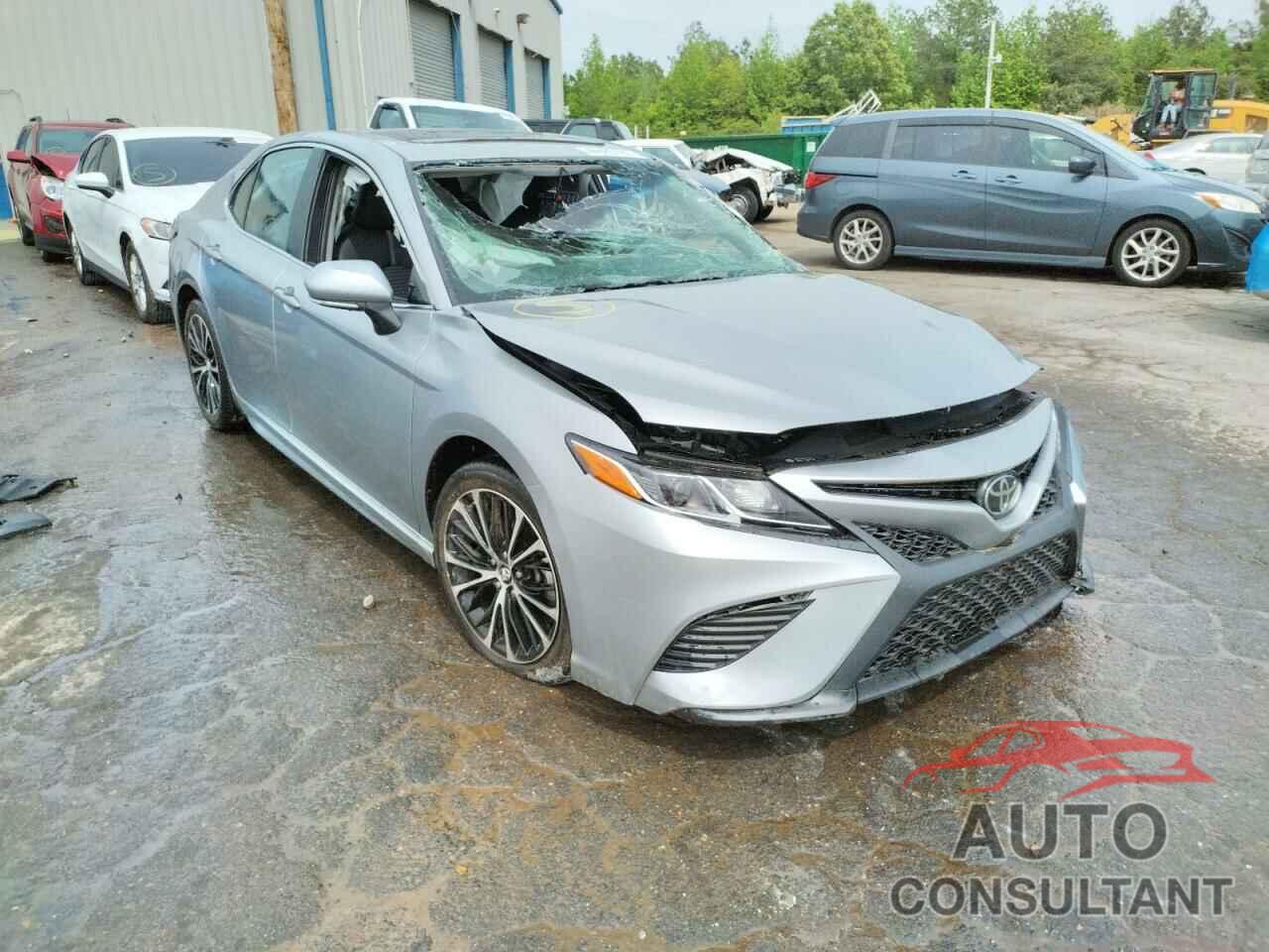 TOYOTA CAMRY 2018 - 4T1B11HK9JU073293