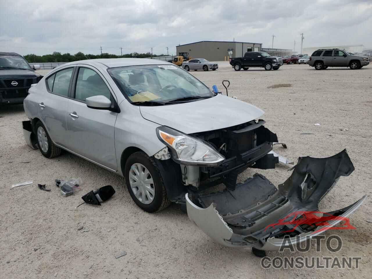 NISSAN VERSA 2018 - 3N1CN7AP3JK440908