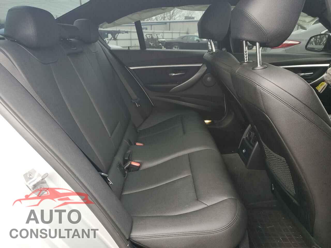 BMW 3 SERIES 2018 - WBA8B9C52JEE82516