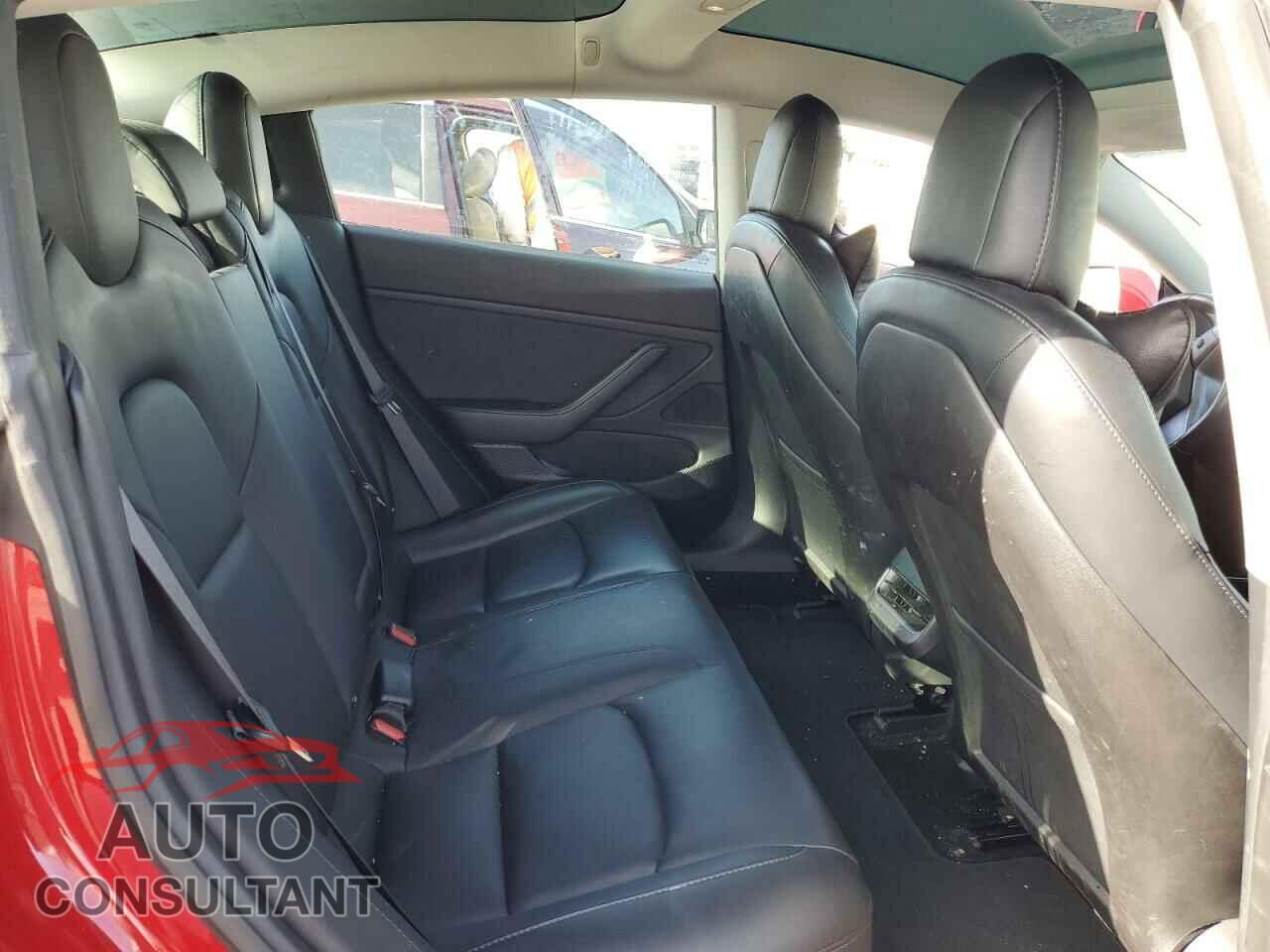 TESLA MODEL 3 2018 - 5YJ3E1EA8JF058107