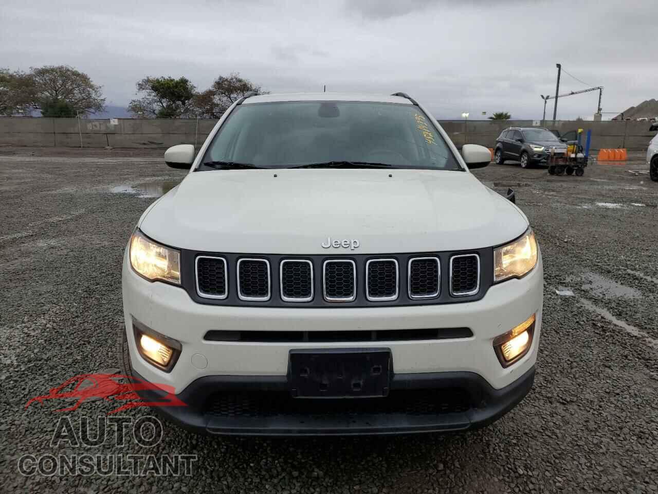 JEEP COMPASS 2018 - 3C4NJDBB3JT481455