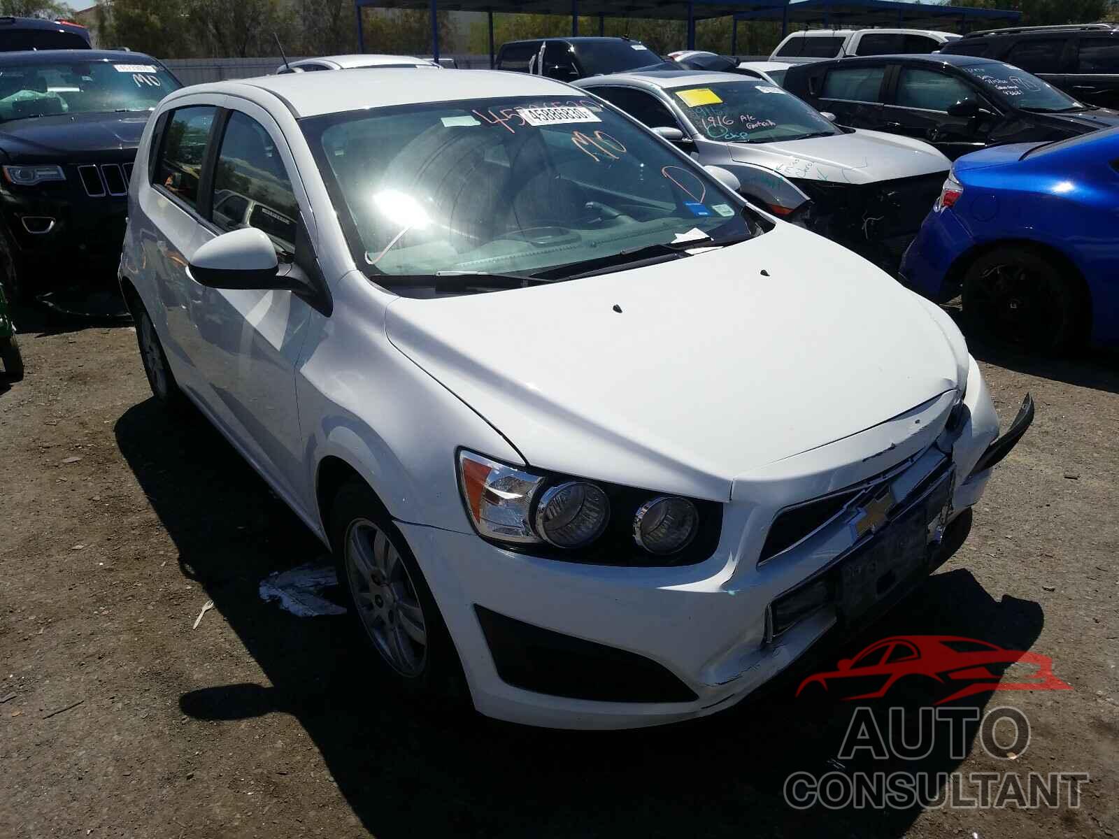 CHEVROLET SONIC 2016 - 1G1JC6SG1G4151112