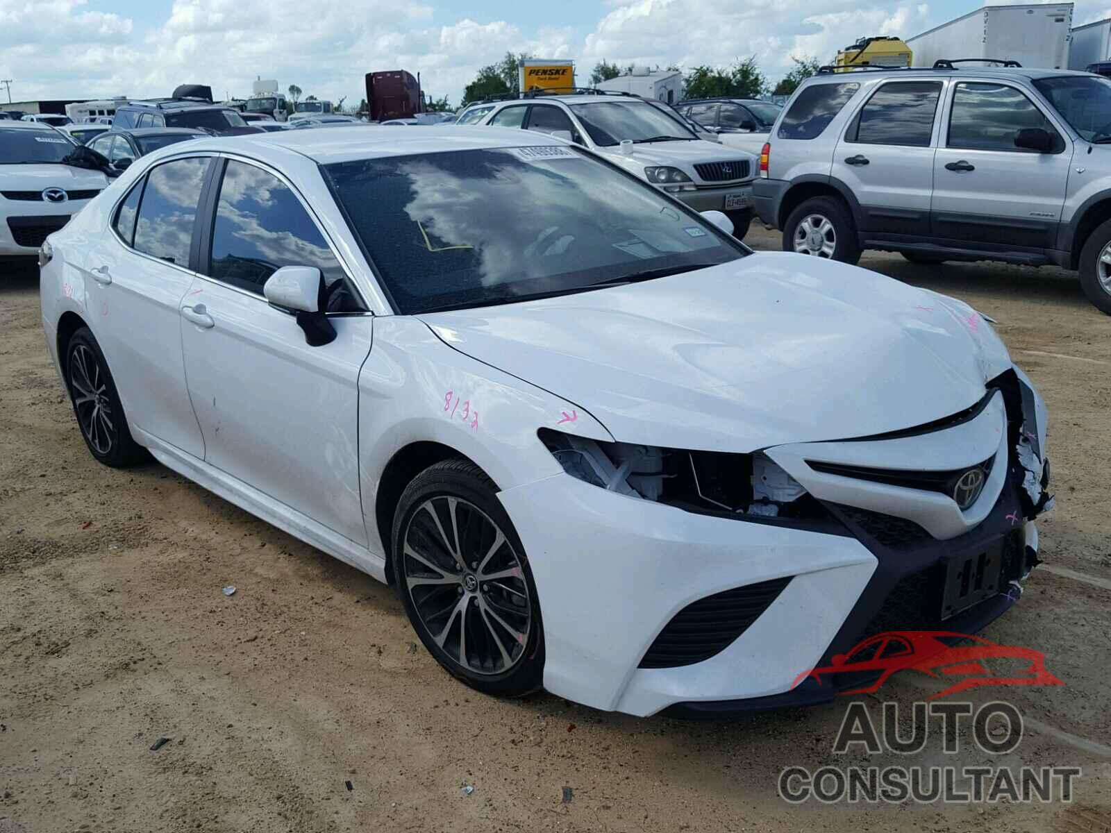 TOYOTA CAMRY 2018 - 4T1B11HK4JU622883