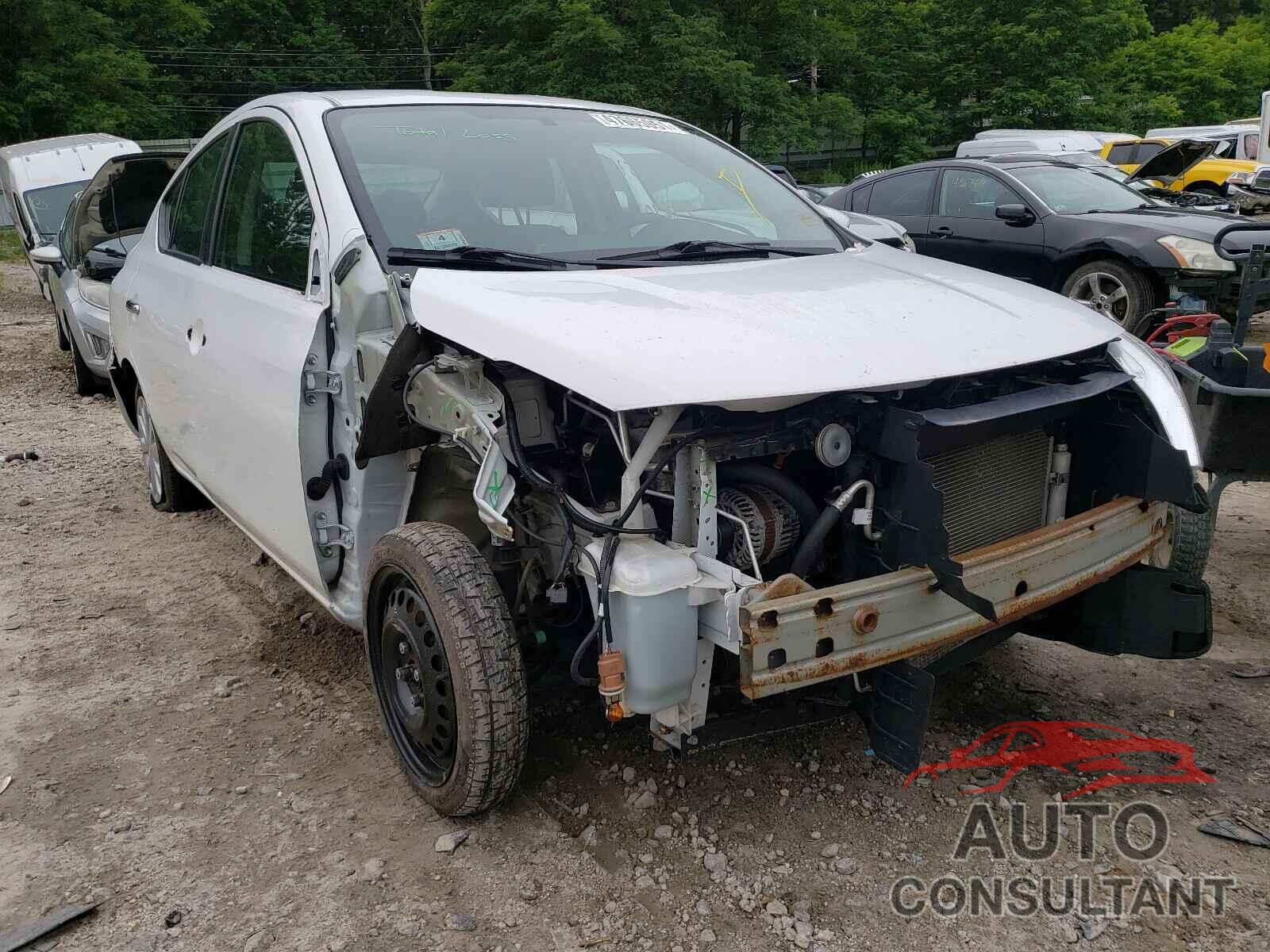 NISSAN VERSA 2017 - 3N1CN7AP7HL814733