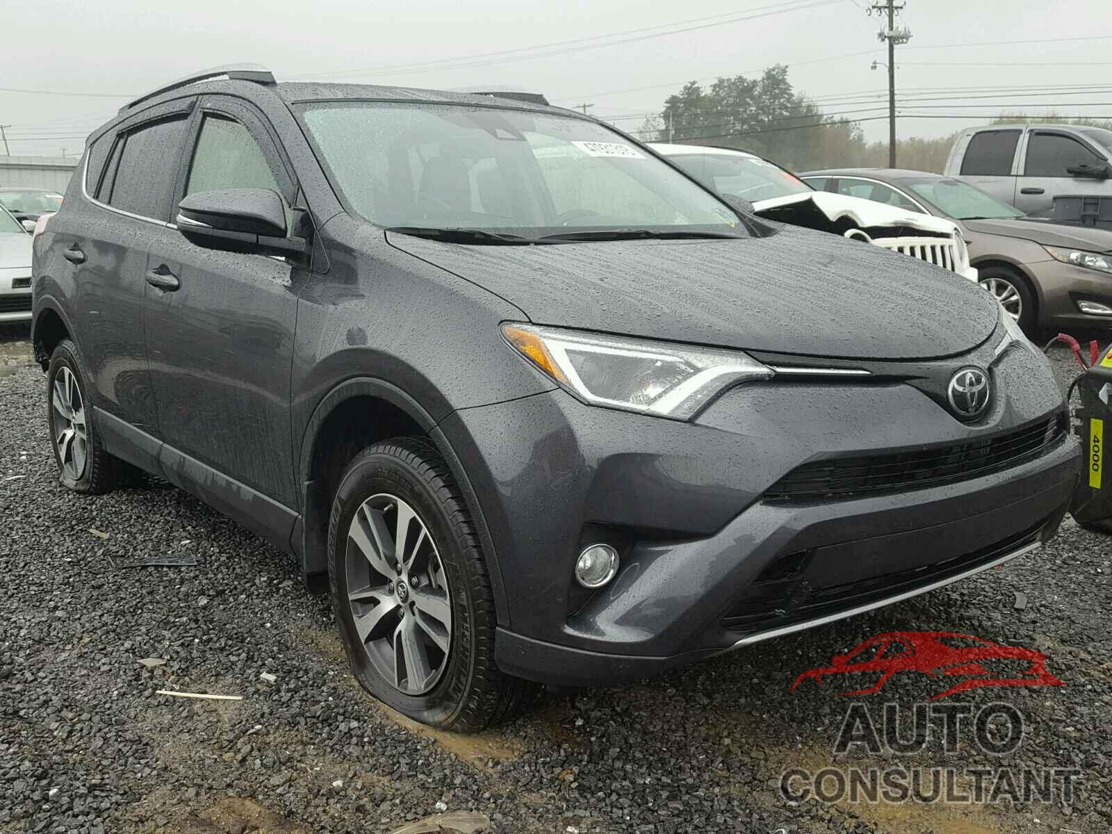 TOYOTA RAV4 XLE 2017 - JTMRFREV1HJ166385