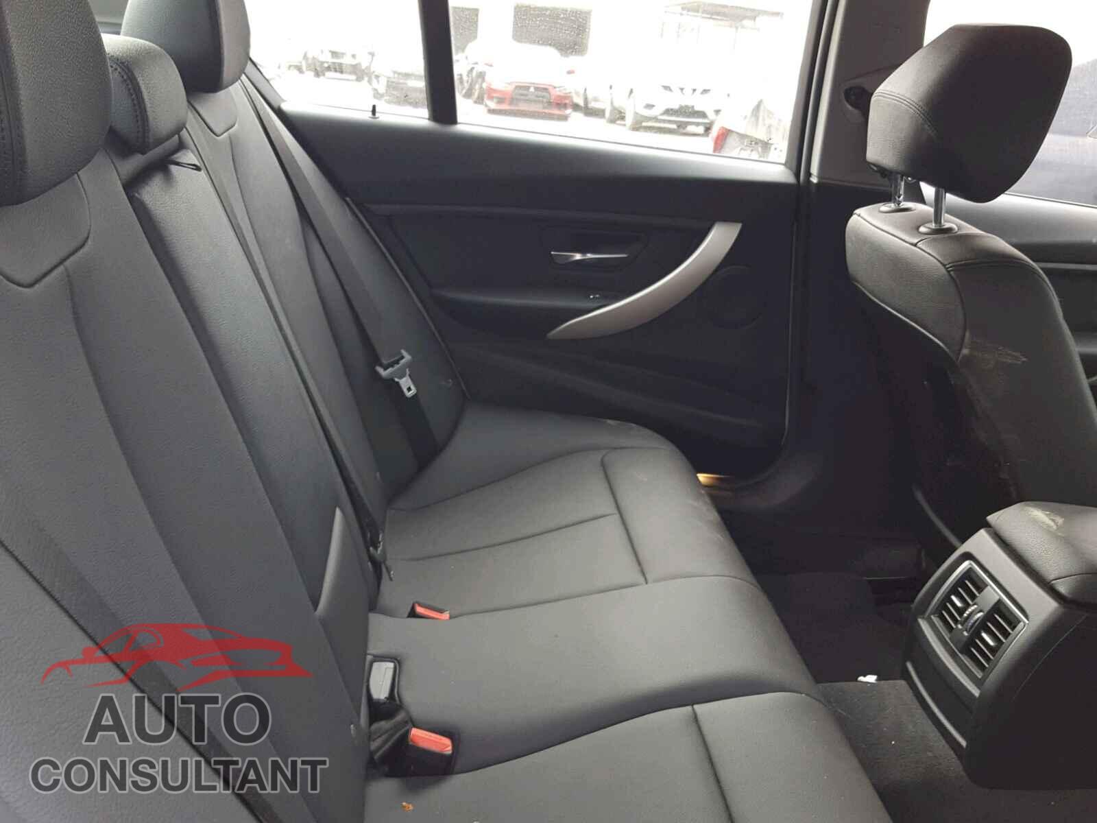 BMW 3 SERIES 2018 - WBA8A9C51JK623108