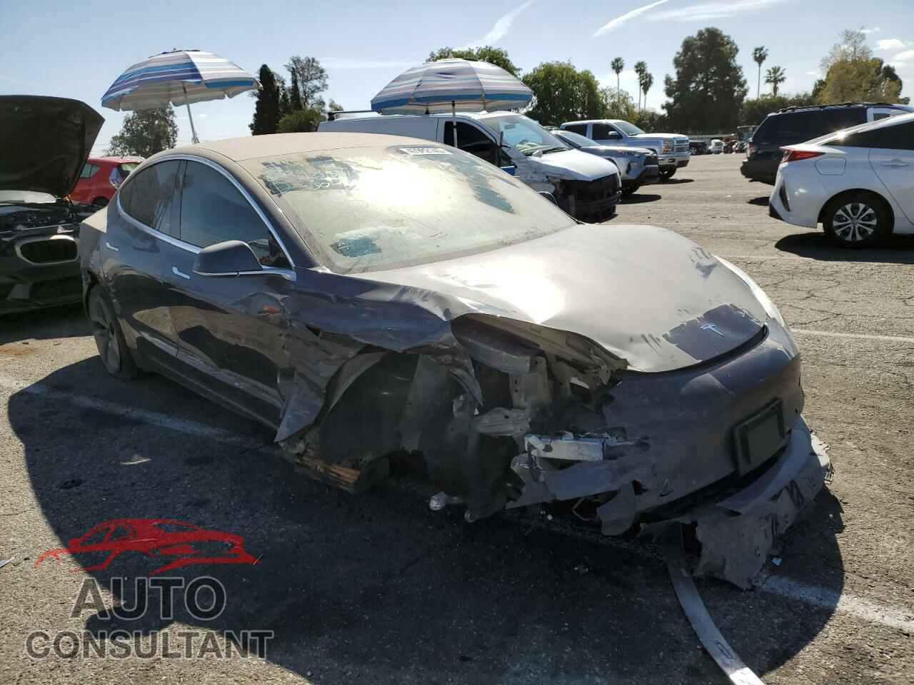 TESLA MODEL 3 2018 - 5YJ3E1EA0JF039857
