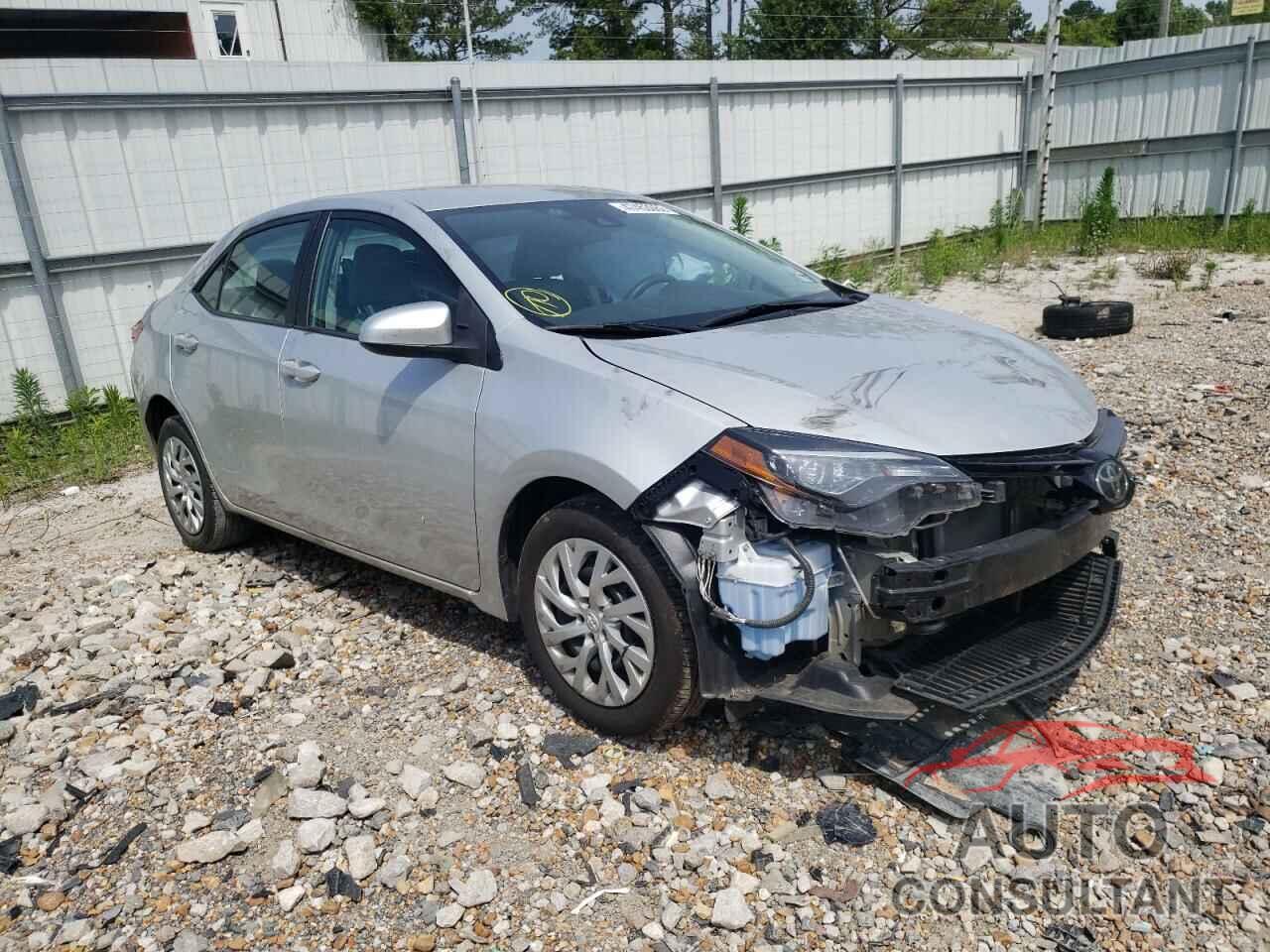 TOYOTA COROLLA 2018 - 5YFBURHE6JP817353