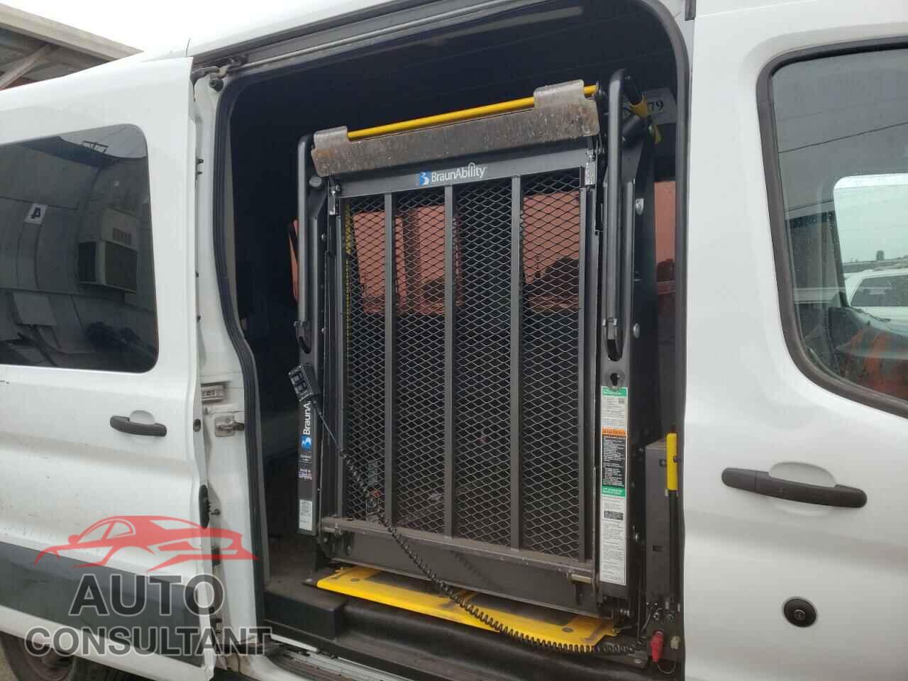 FORD TRANSIT CO 2017 - 1FTYE2CM6HKB18164