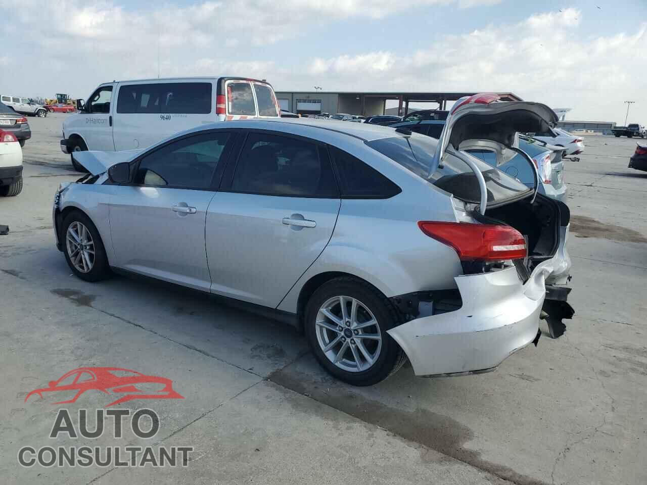 FORD FOCUS 2015 - 1FADP3F22FL343803
