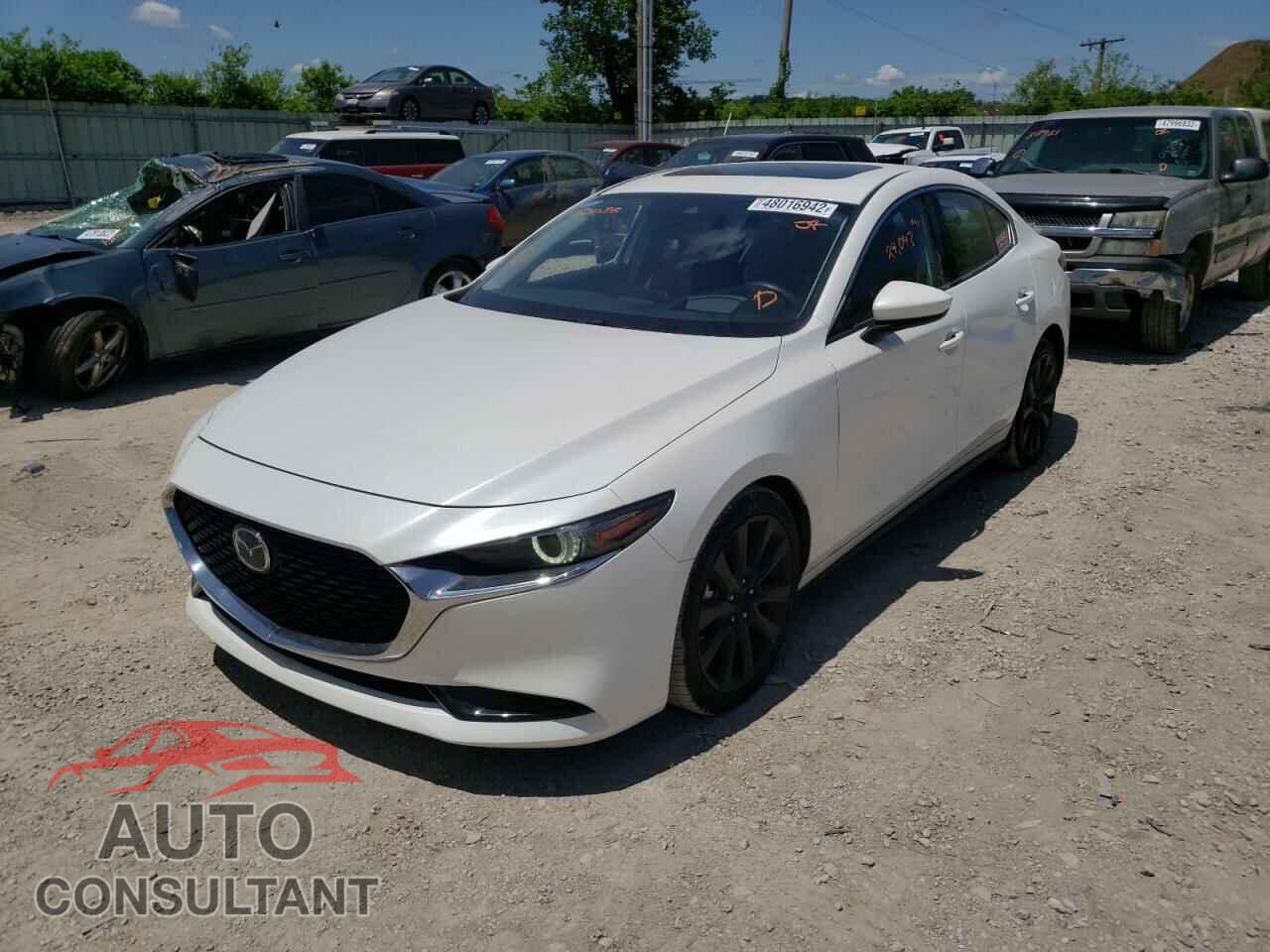 MAZDA 3 2019 - JM1BPACMXK1102038