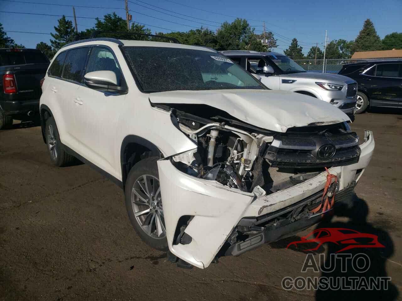 TOYOTA HIGHLANDER 2019 - 5TDJZRFH2KS929263