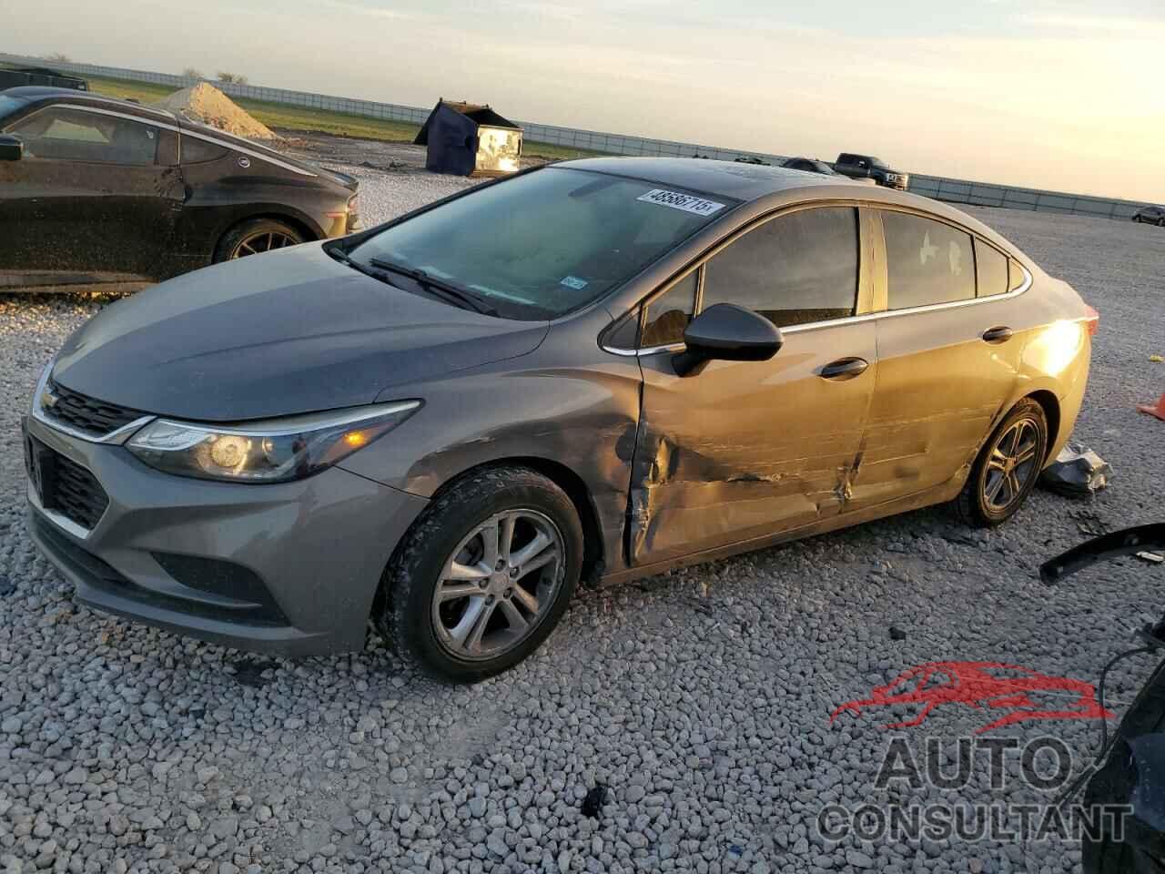 CHEVROLET CRUZE 2018 - 1G1BE5SM9J7103488