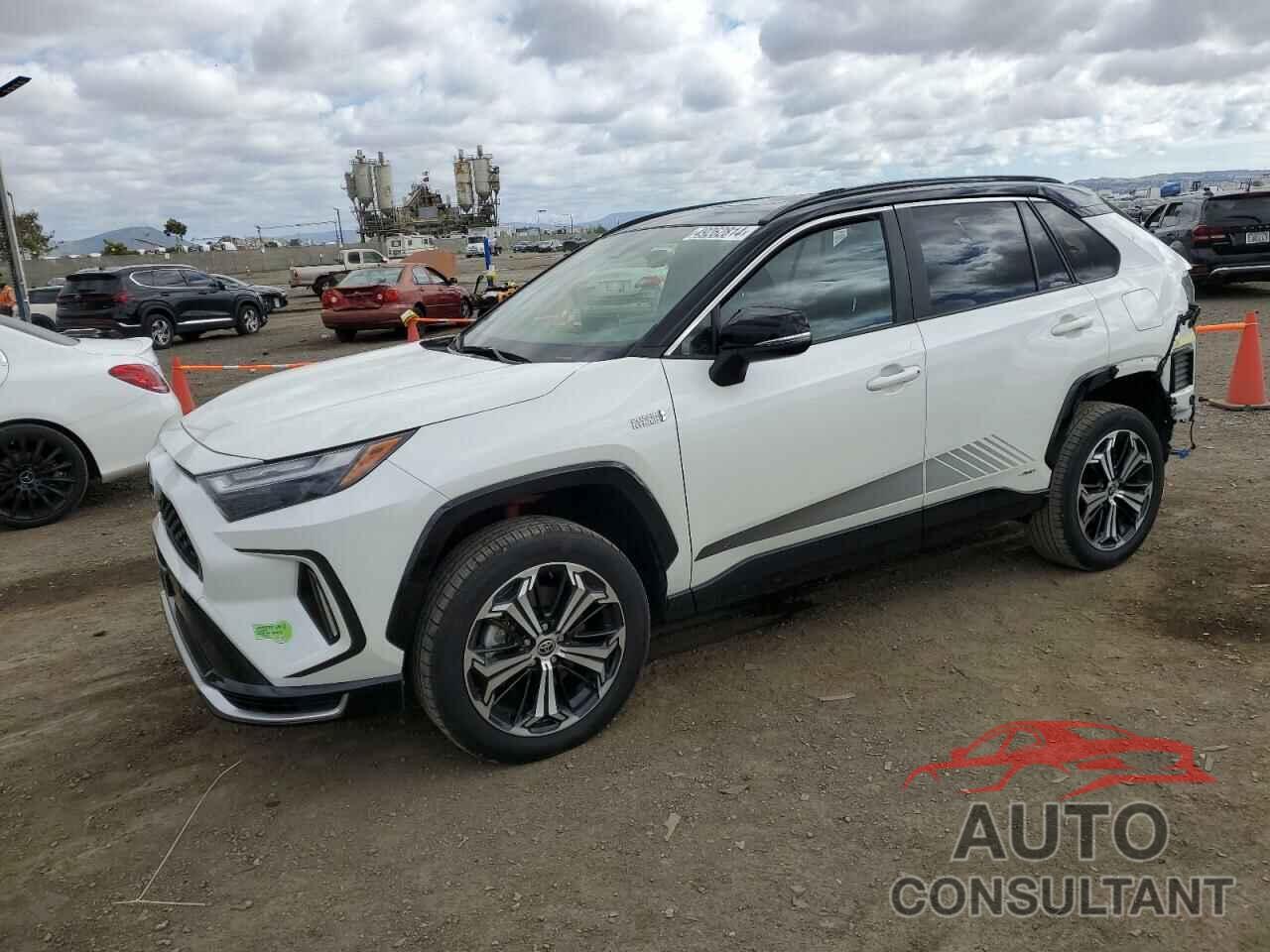 TOYOTA RAV4 2022 - JTMEB3FV4ND108450