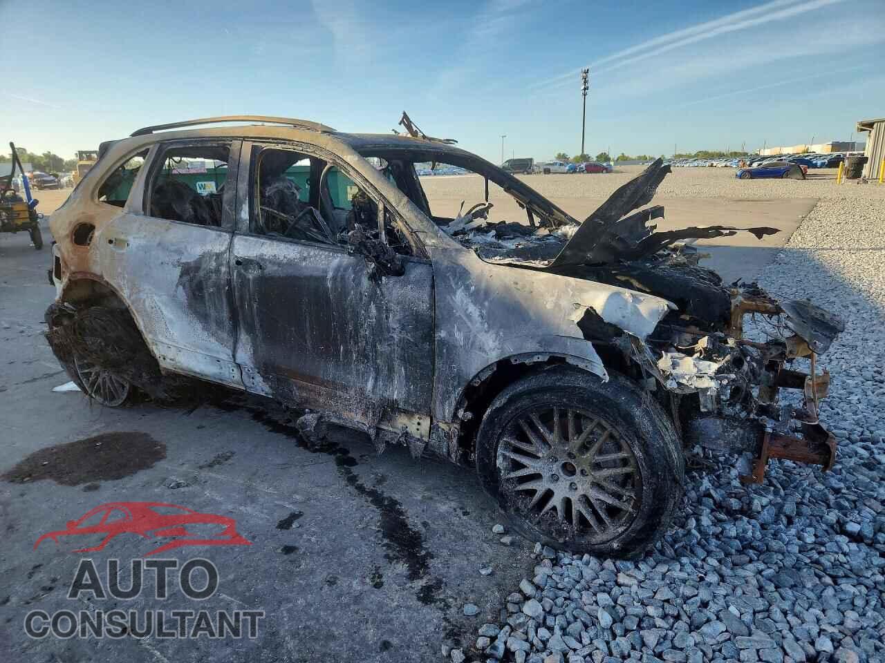 PORSCHE CAYENNE 2017 - WP1AA2A23HKA92149