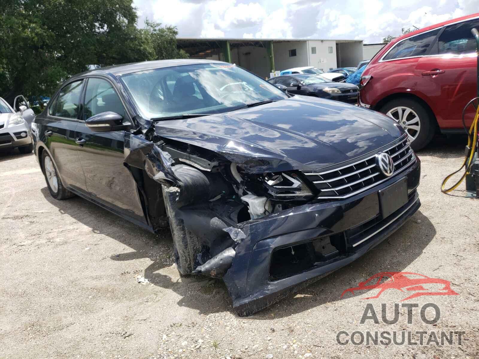 VOLKSWAGEN PASSAT 2018 - 1VWAA7A38JC009755