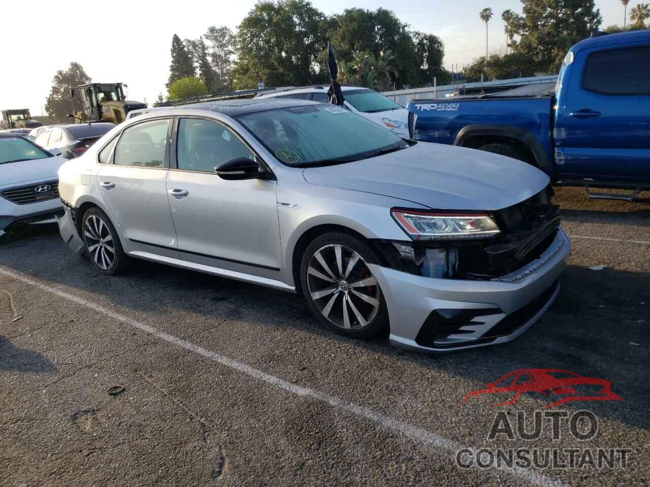 VOLKSWAGEN PASSAT 2018 - 1VWJM7A33JC049846