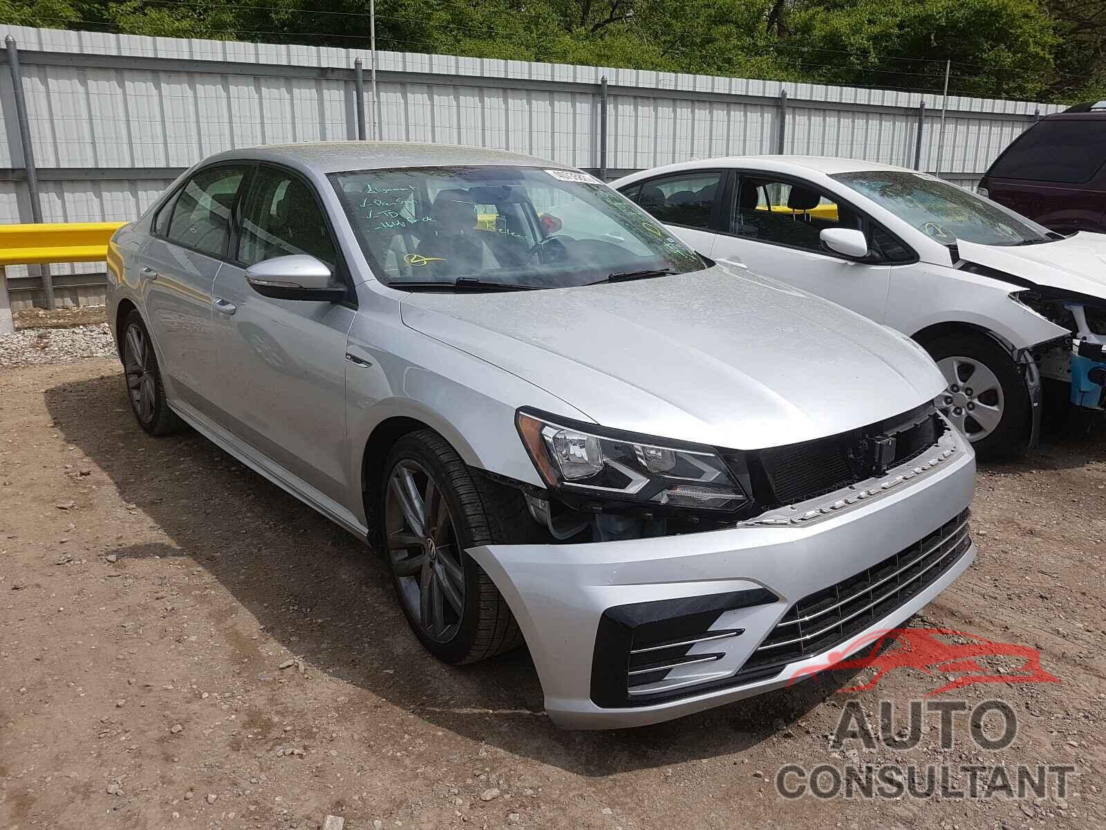 VOLKSWAGEN PASSAT 2018 - 1VWAA7A36JC006711