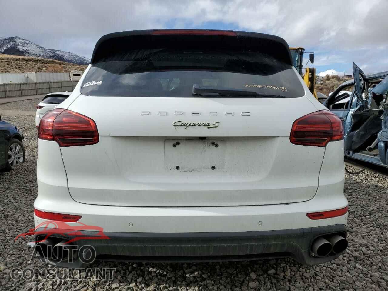 PORSCHE CAYENNE 2017 - WP1AE2A23HLA75284