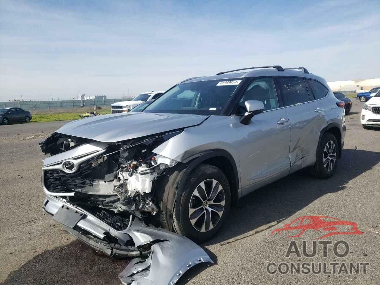 TOYOTA HIGHLANDER 2022 - 5TDHZRBHXNS575887