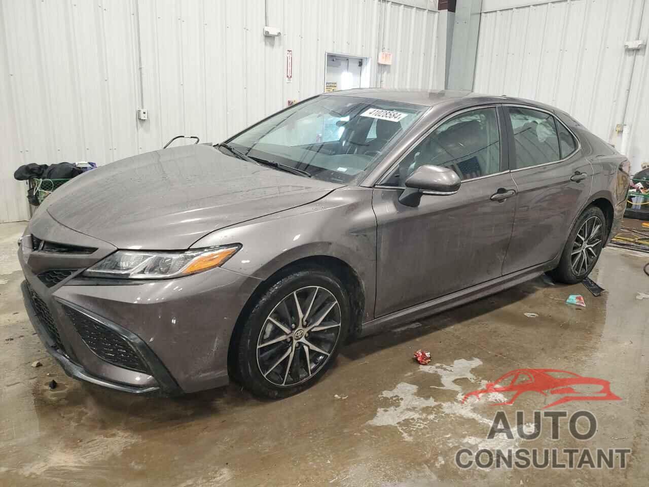 TOYOTA CAMRY 2022 - 4T1G11AK3NU674673