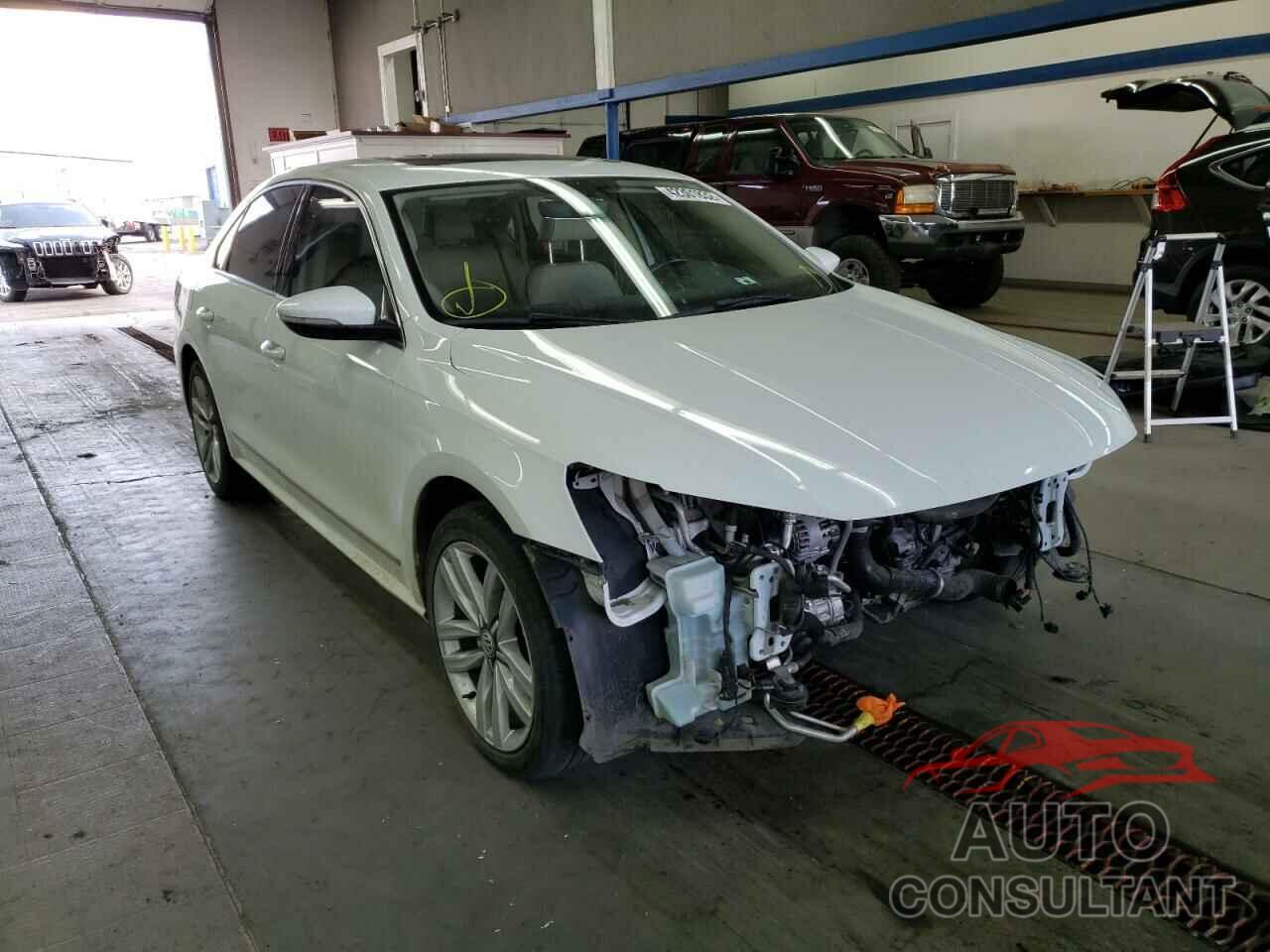 VOLKSWAGEN PASSAT 2017 - 1VWGT7A32HC071487
