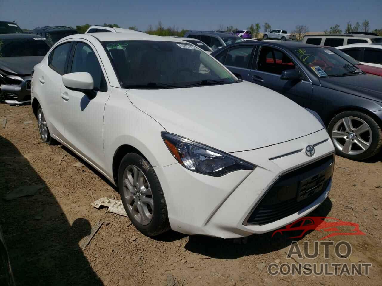 TOYOTA YARIS 2018 - 3MYDLBYVXJY330242