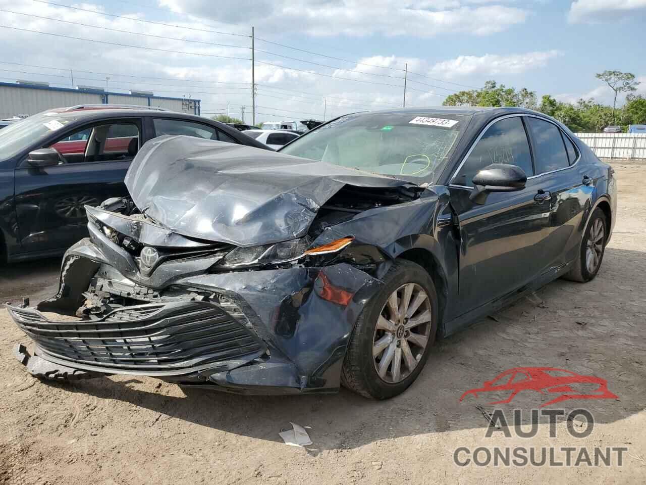 TOYOTA CAMRY 2018 - 4T1B11HK5JU137362