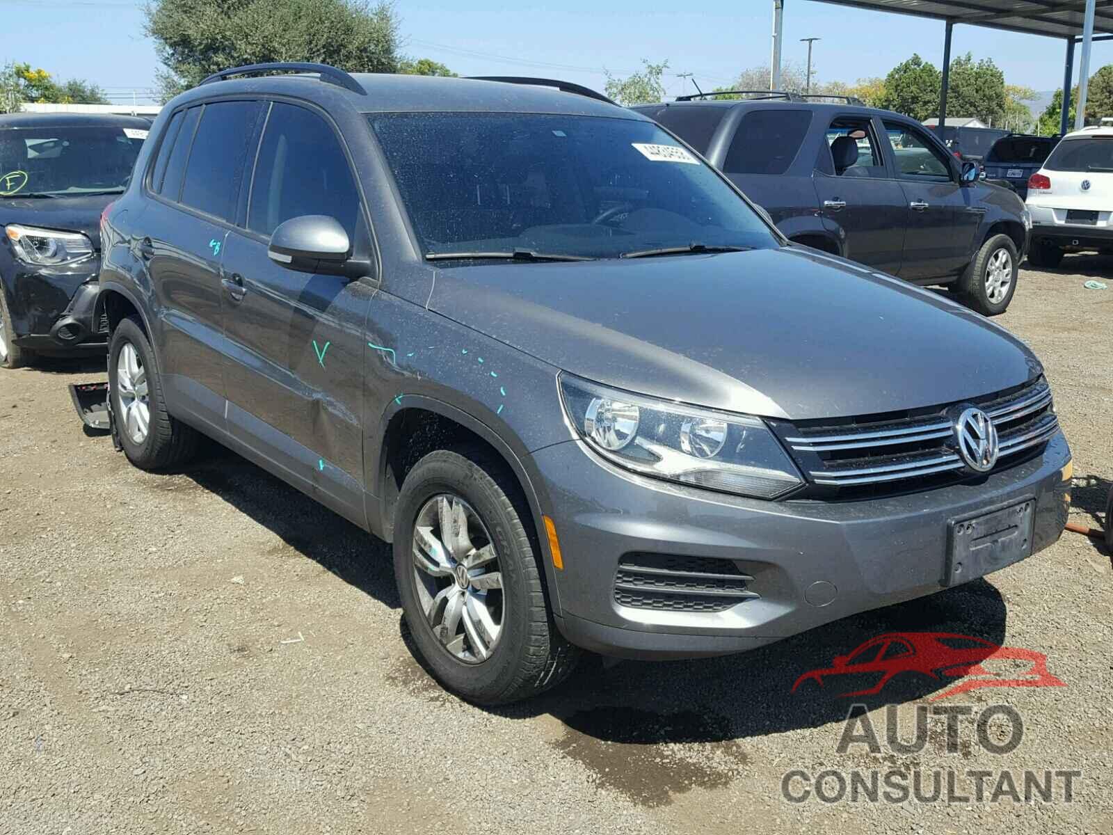 VOLKSWAGEN TIGUAN S 2016 - WVGAV7AX2GW602346
