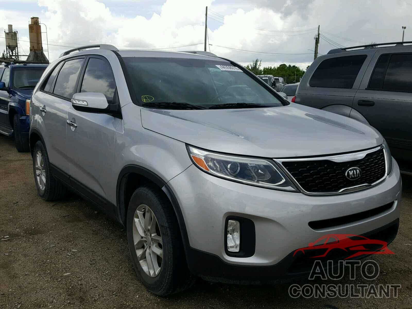 KIA SORENTO LX 2015 - 5XYKT3A61FG583699