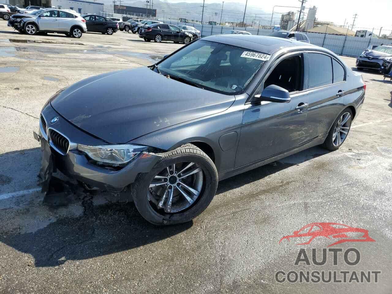 BMW 3 SERIES 2016 - WBA8E1C54GK479682