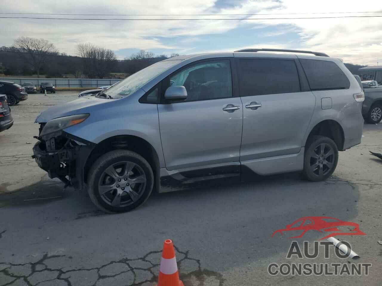 TOYOTA SIENNA 2017 - 5TDXZ3DC2HS838095