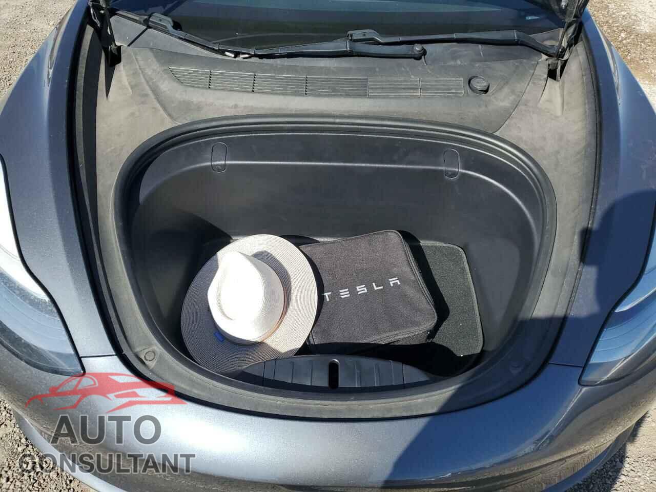 TESLA MODEL 3 2019 - 5YJ3E1EA5KF332641
