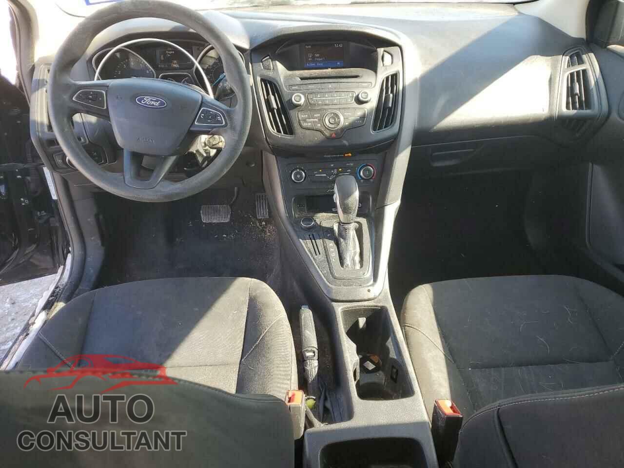 FORD FOCUS 2017 - 1FADP3E22HL214268