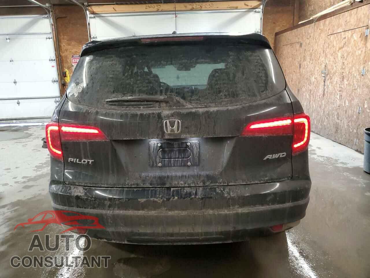 HONDA PILOT 2017 - 5FNYF6H4XHB079329