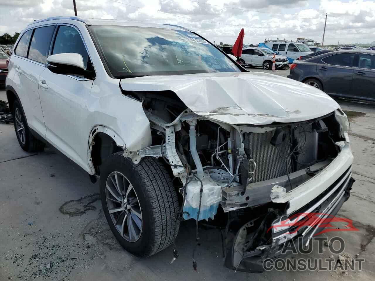 TOYOTA HIGHLANDER 2019 - 5TDKZRFH0KS312092