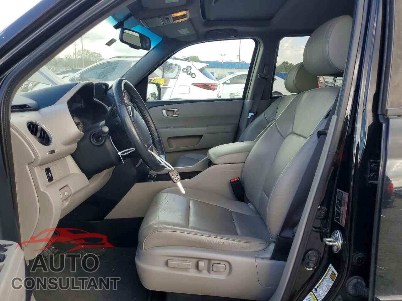 HONDA PILOT 2015 - 5FNYF4H55FB068040