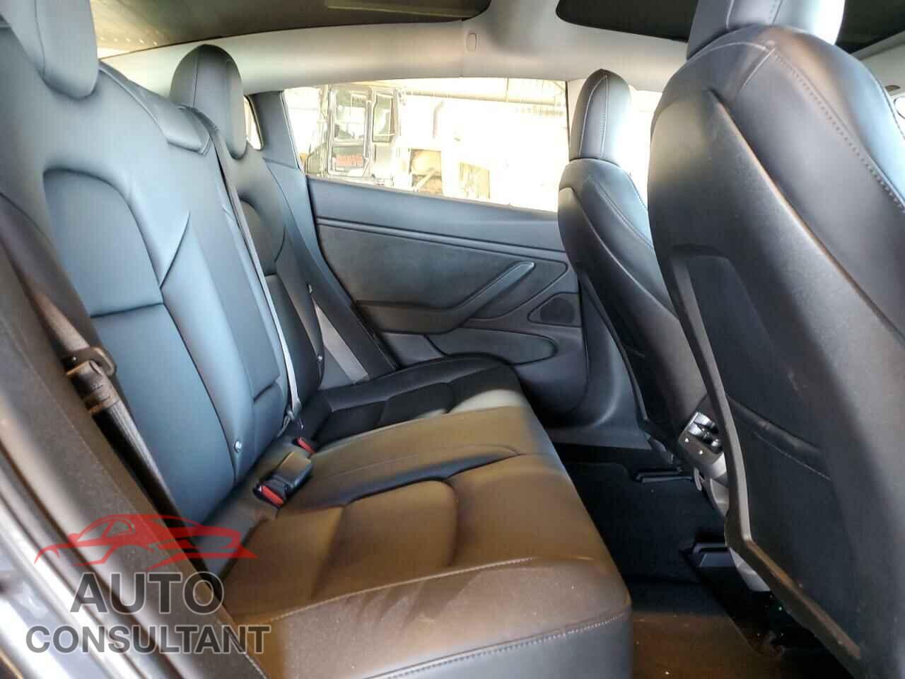 TESLA MODEL 3 2018 - 5YJ3E1EA8JF021154