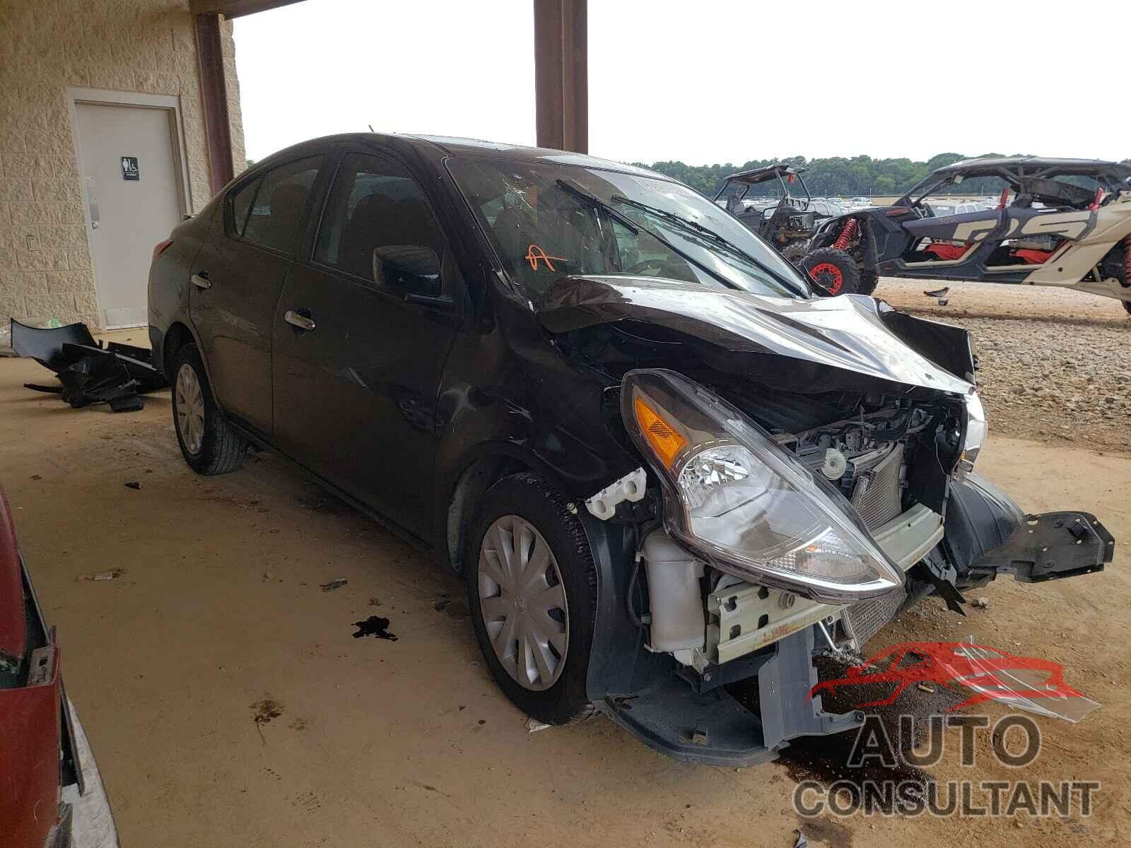 NISSAN VERSA 2017 - 3N1CN7AP3HL871818