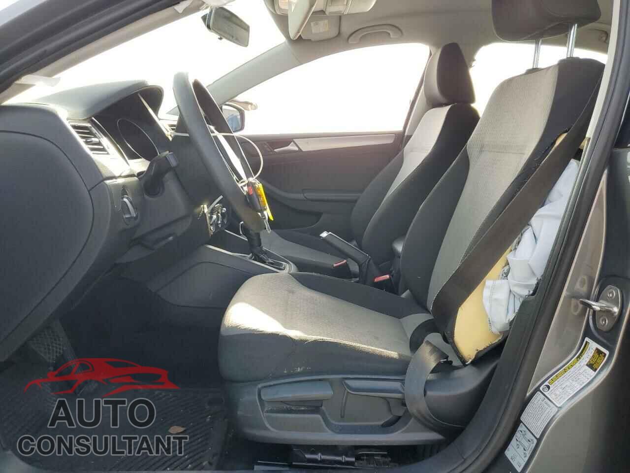 VOLKSWAGEN JETTA 2017 - 3VW2B7AJ3HM372666