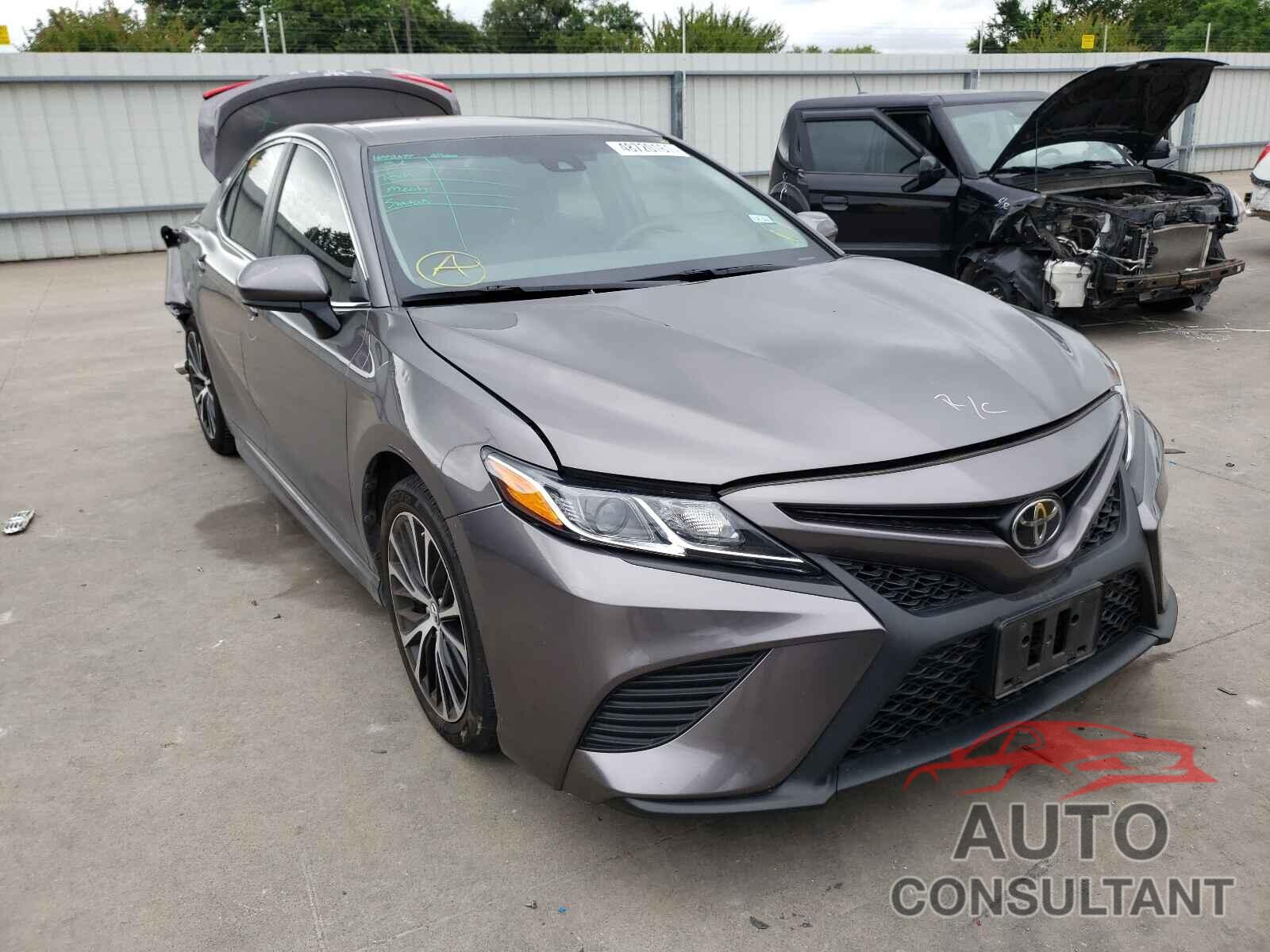 TOYOTA CAMRY 2018 - 4T1B11HK2JU659818