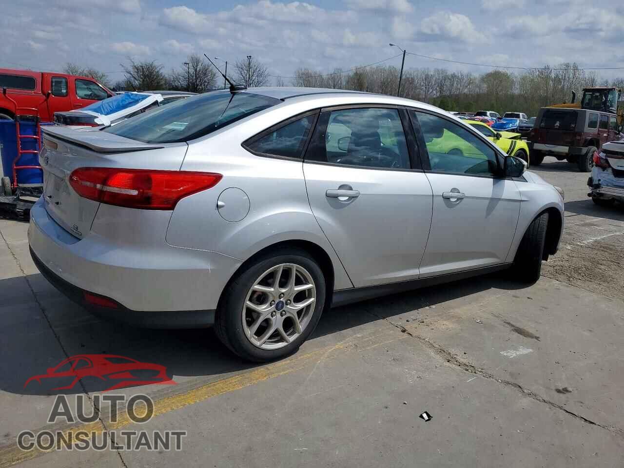 FORD FOCUS 2015 - 1FADP3F22FL361086