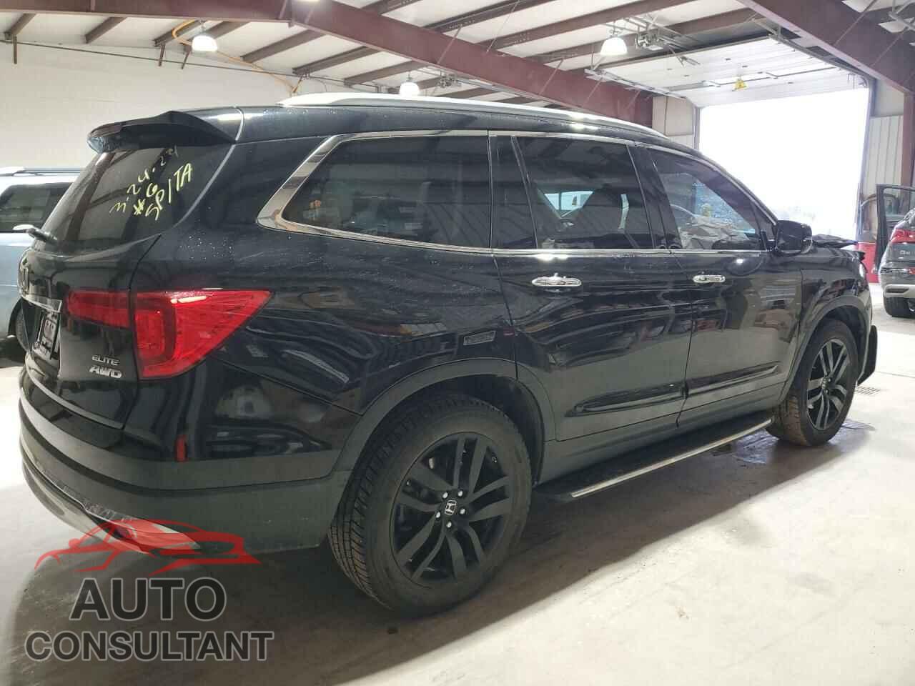 HONDA PILOT 2017 - 5FNYF6H00HB041024