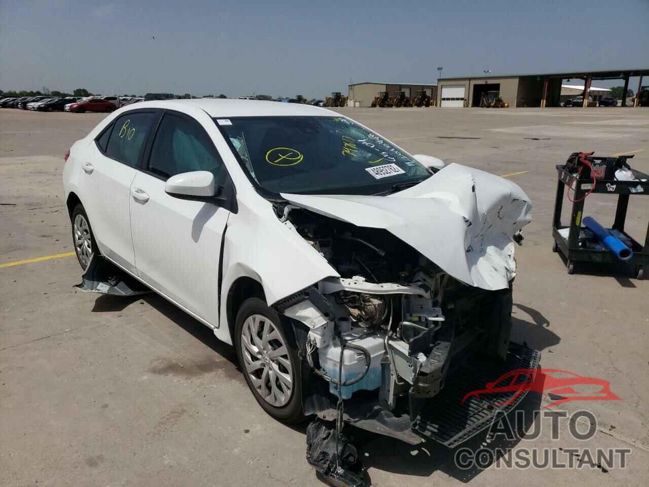 TOYOTA COROLLA 2018 - 5YFBURHE6JP747613