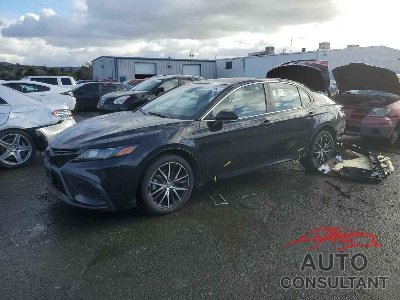 TOYOTA CAMRY 2022 - 4T1T11AK3NU668015